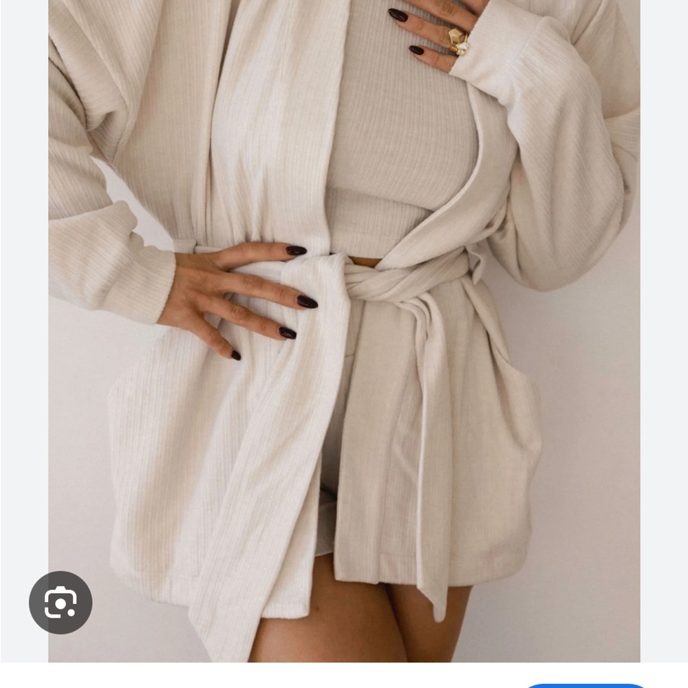 NWOT - Cleo Harper Cream Ribbed Robe